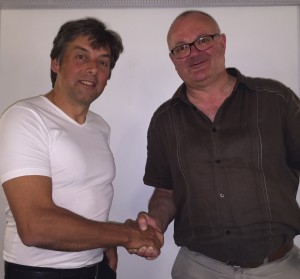 Joachim Huber (rechts) übergibt an Peter Buschor. Joachim Huber (rechts) übergibt an Peter Buschor.